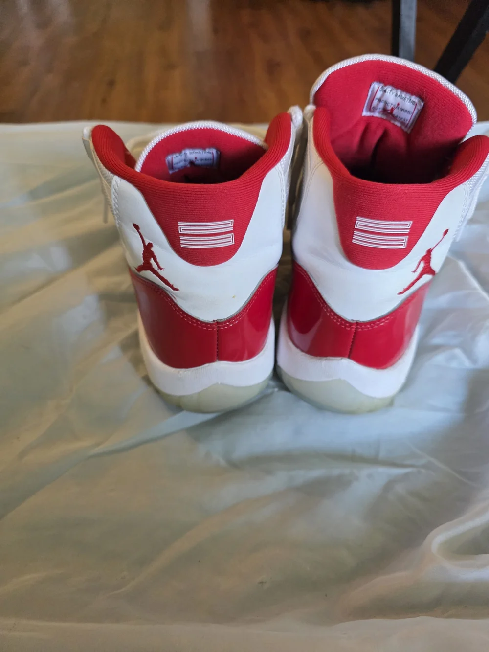 Jordan 11 'Cherry', size 10